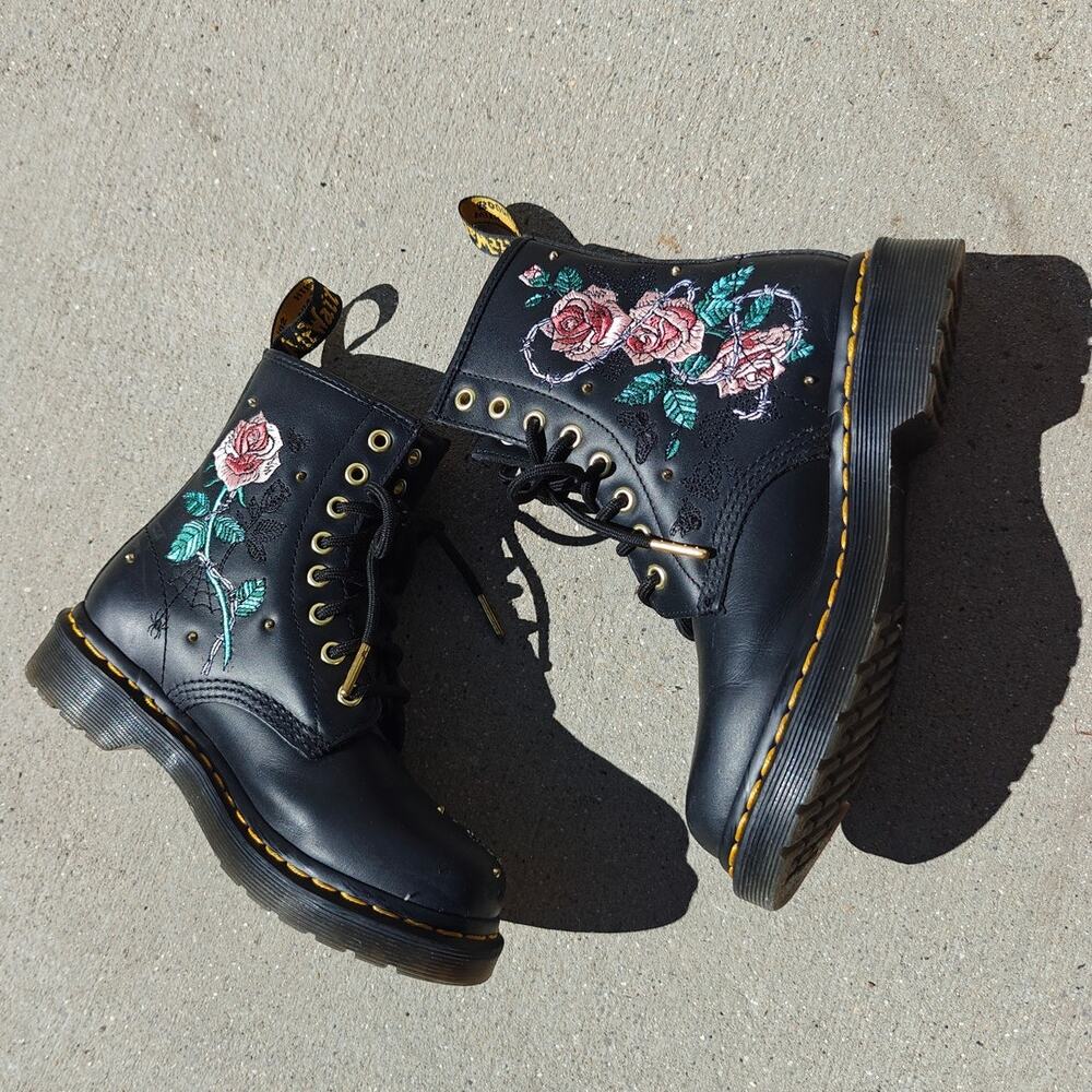 Doc Martens Black Leather Floral Embroidered Lace-up Combat Boots Size